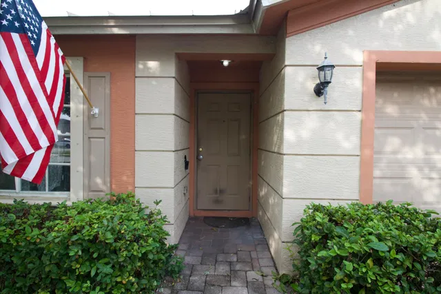 Residence photo 3