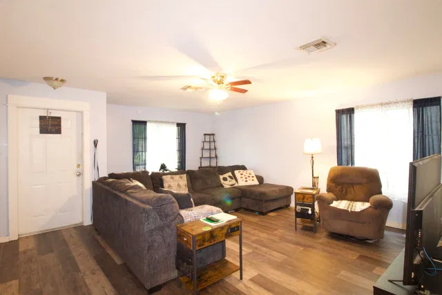 Residence photo 5