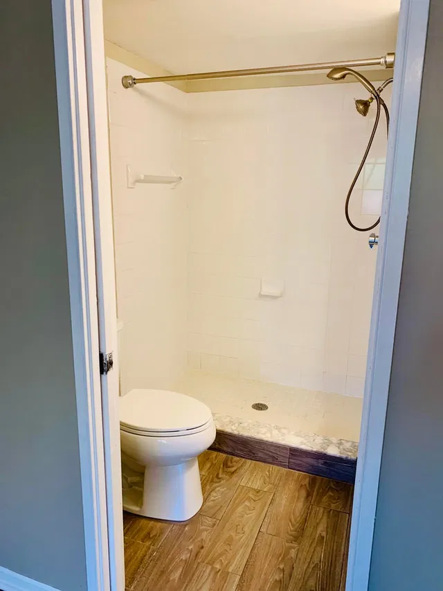 Unit 102 photo 11