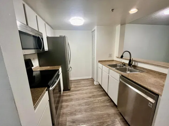 Unit 102 photo 14