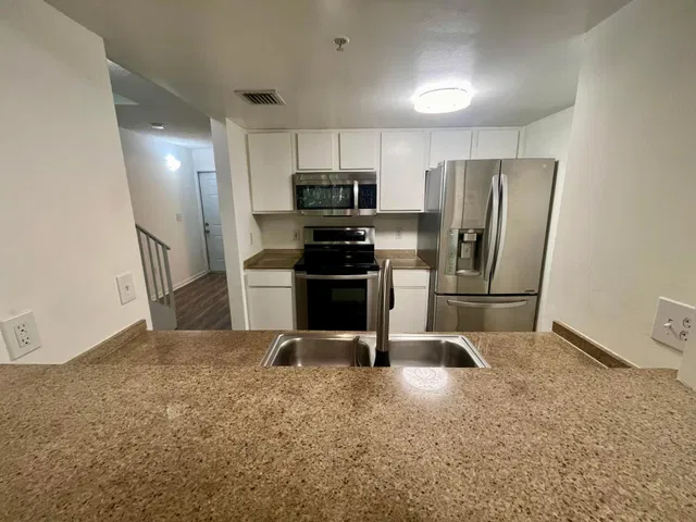 Unit 102 photo 16