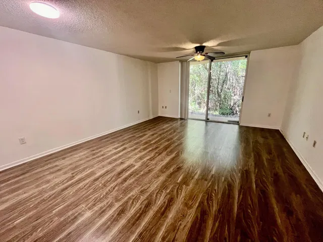 Unit 102 photo 21