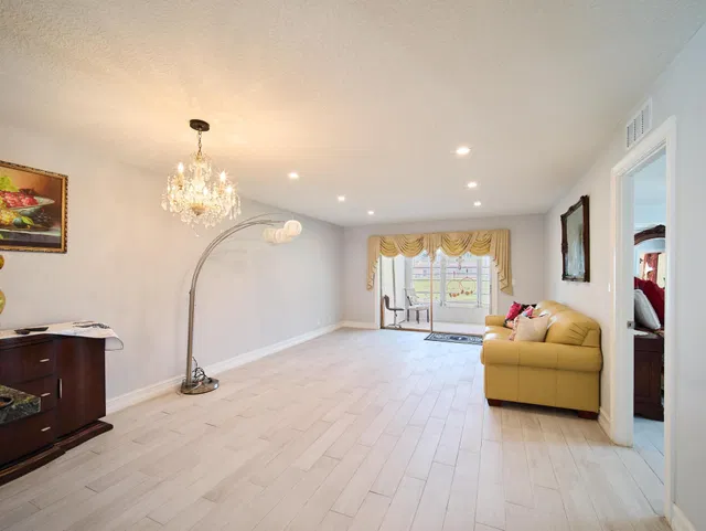  Residence photo 13