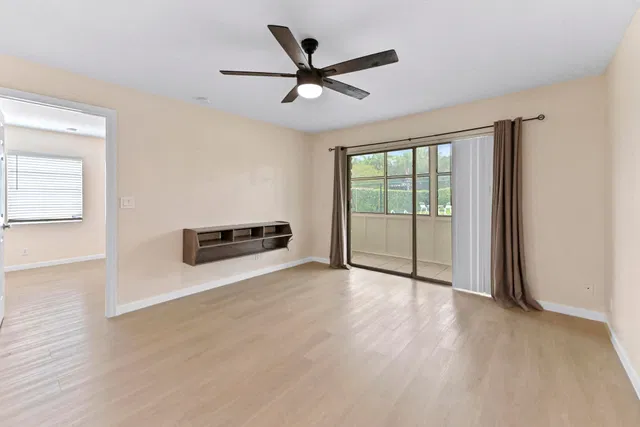 Unit 22A photo 6