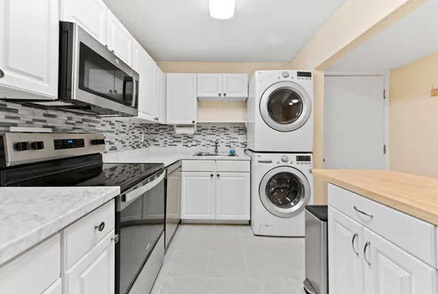 Unit 22A photo 8