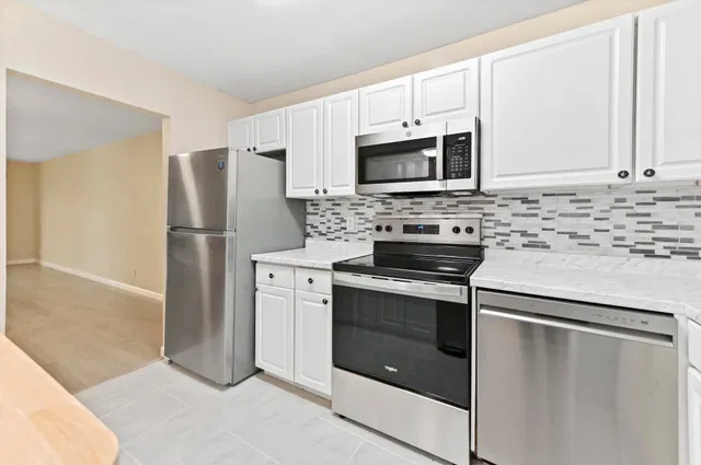 Unit 22A photo 9