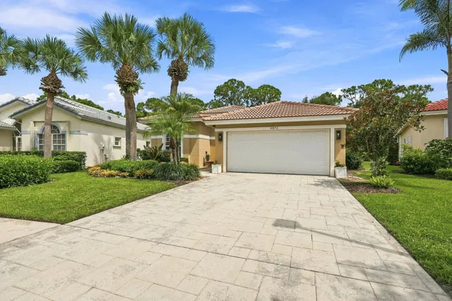 Residence photo 3