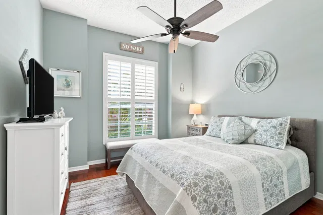 Residence photo 17