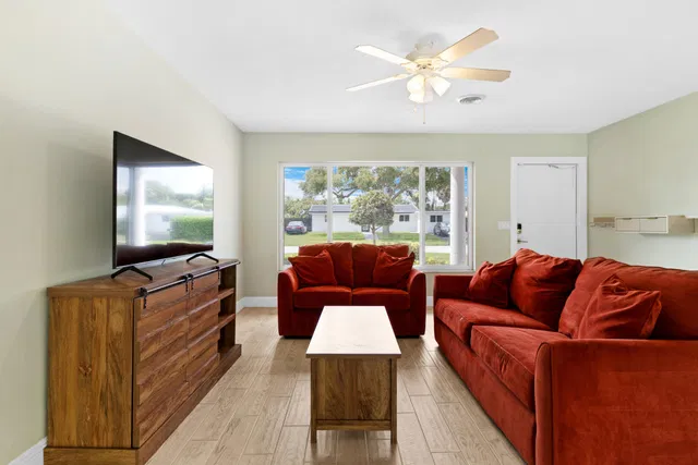 Residence photo 6