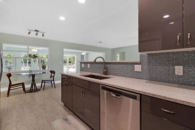 Residence photo 10