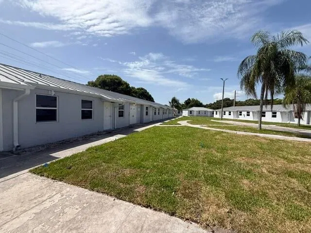 Unit 26 photo 25