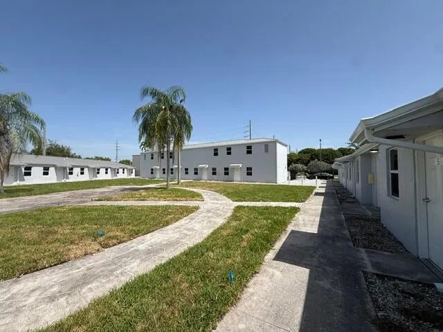 Unit 26 photo 28