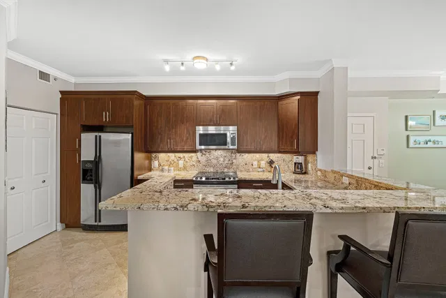 Unit 105 photo 6