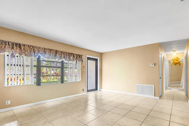 Residence photo 5