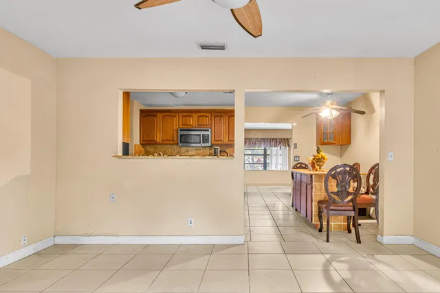 Residence photo 11