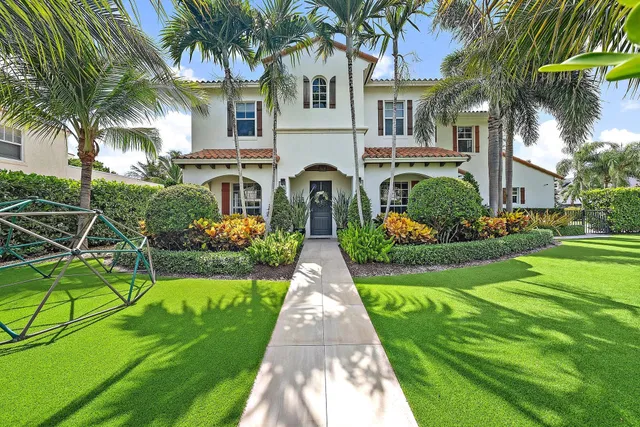 Residence photo 3