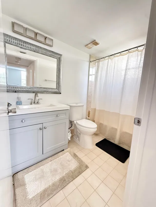 Unit 306 photo 8