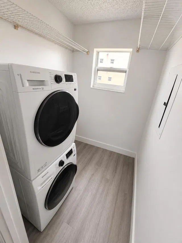 Unit 306 photo 15