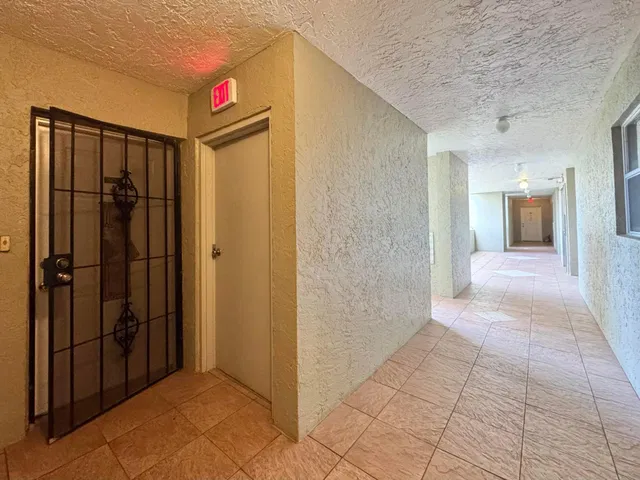 Unit 306 photo 18