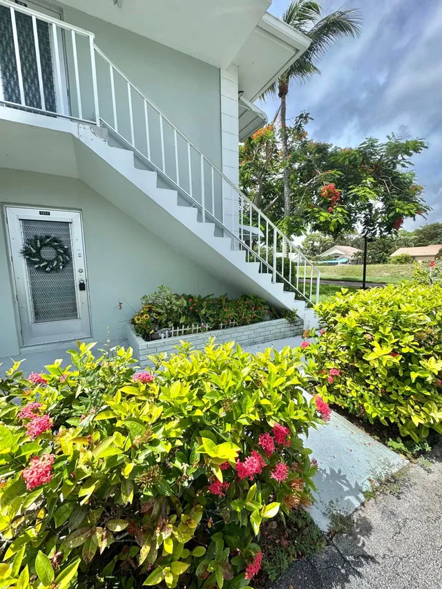 Unit 1217 photo 4