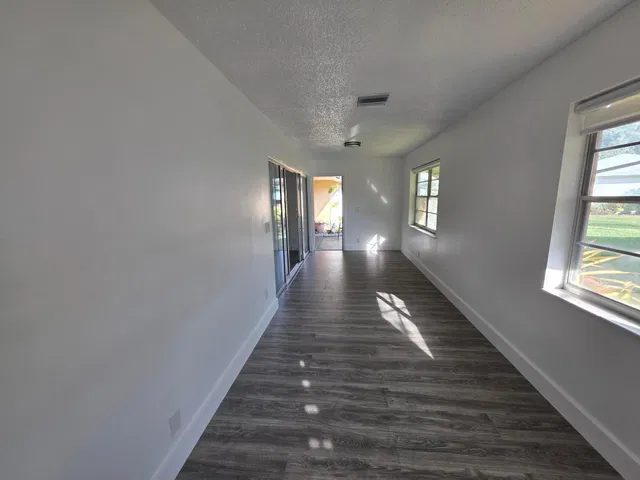 Residence photo 33