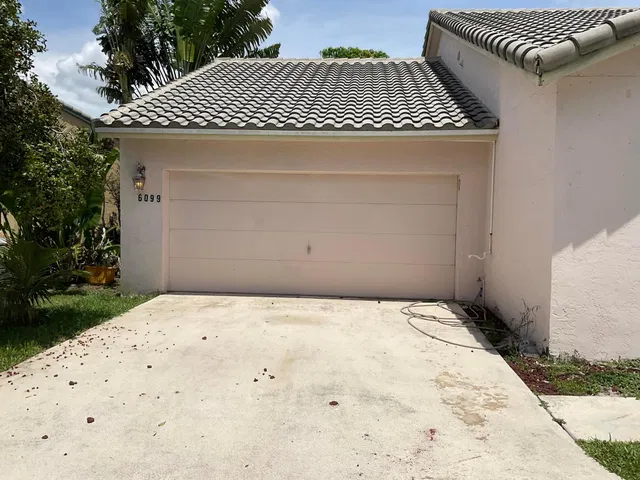 Residence photo 2