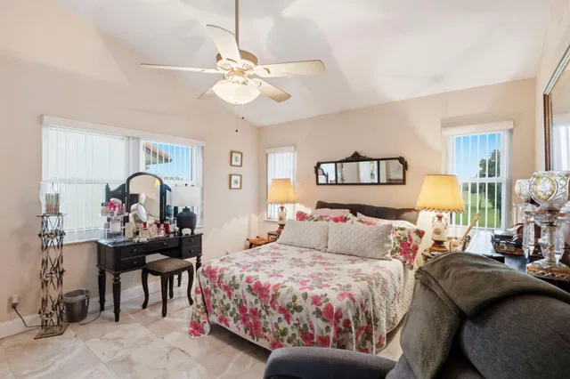 Residence photo 15