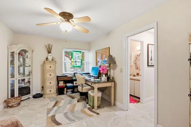 Residence photo 30