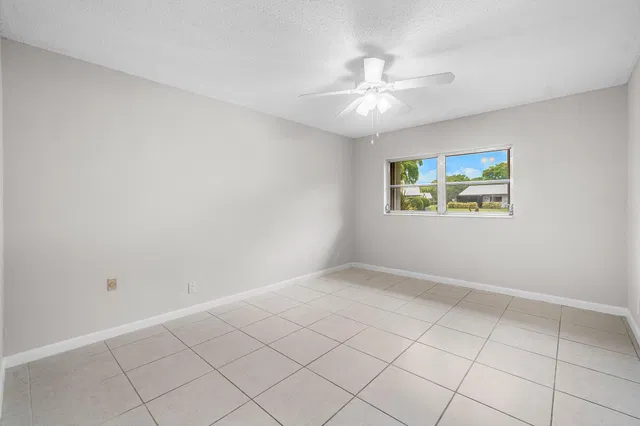 Residence photo 8