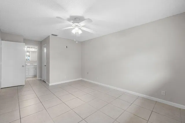 Residence photo 9