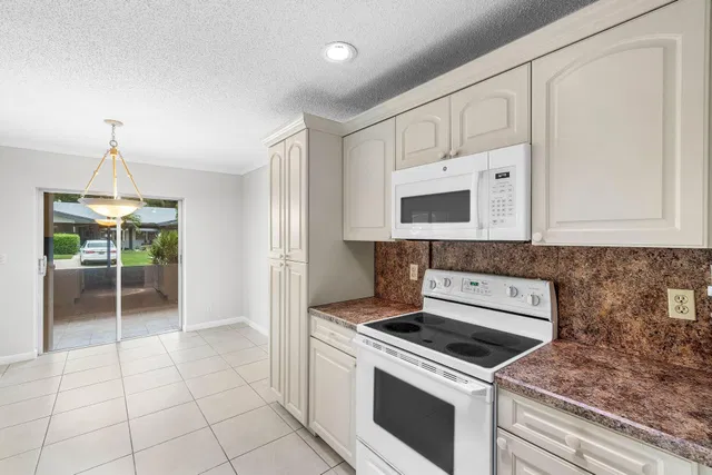 Residence photo 14