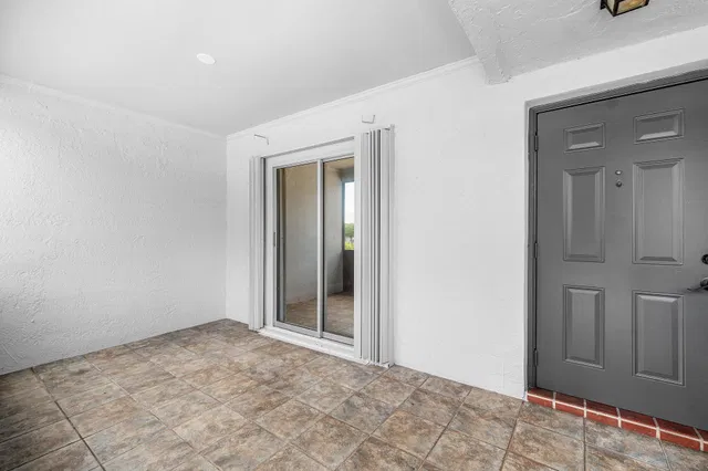 Residence photo 22