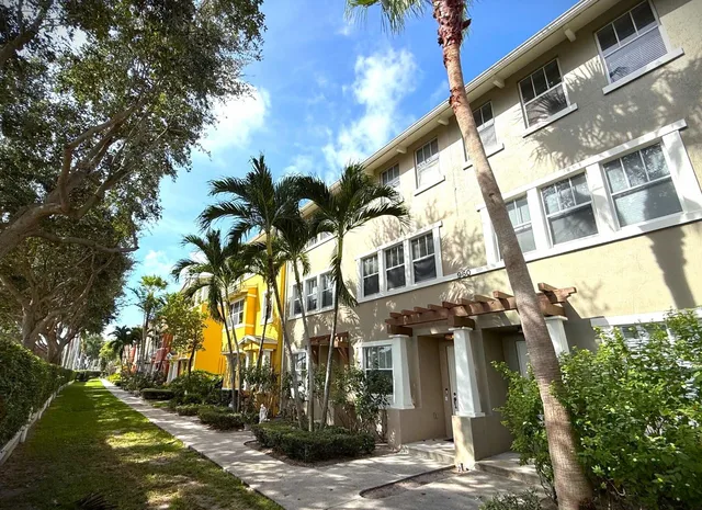 Cityside West Palm Beach Unit 4 photo 2