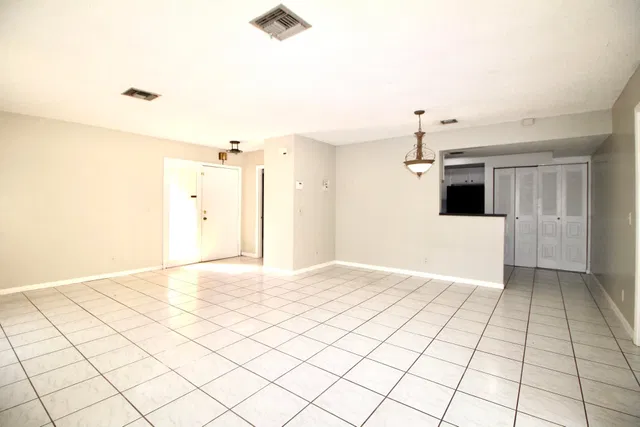 Residence photo 16