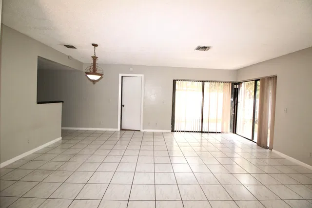 Residence photo 17