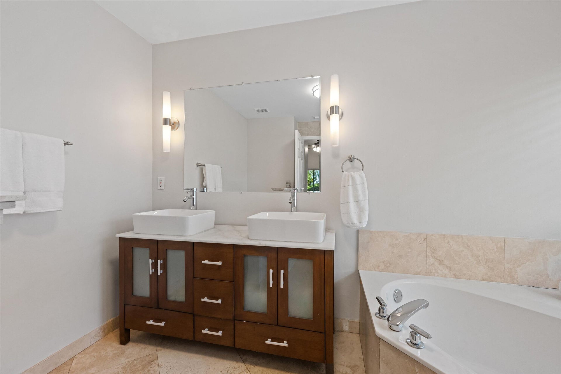 Residence photo 25
