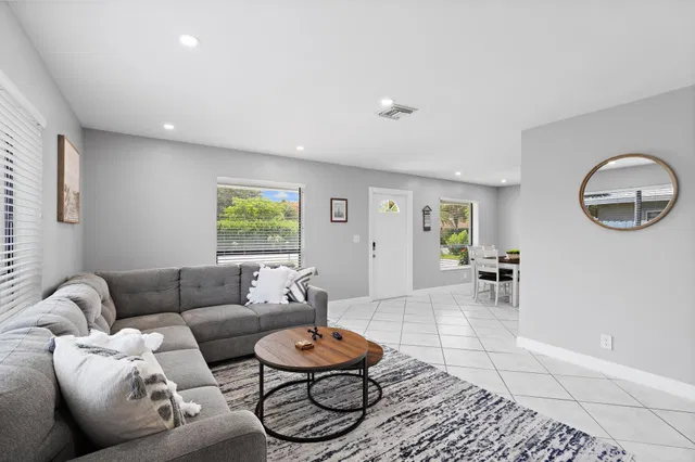 Residence photo 5