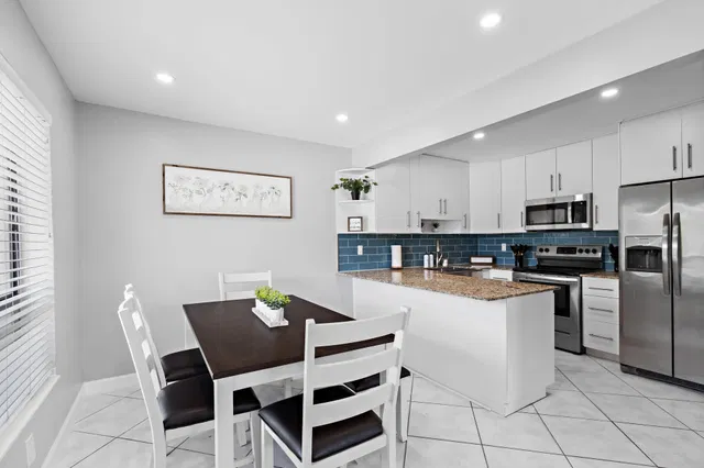Residence photo 6