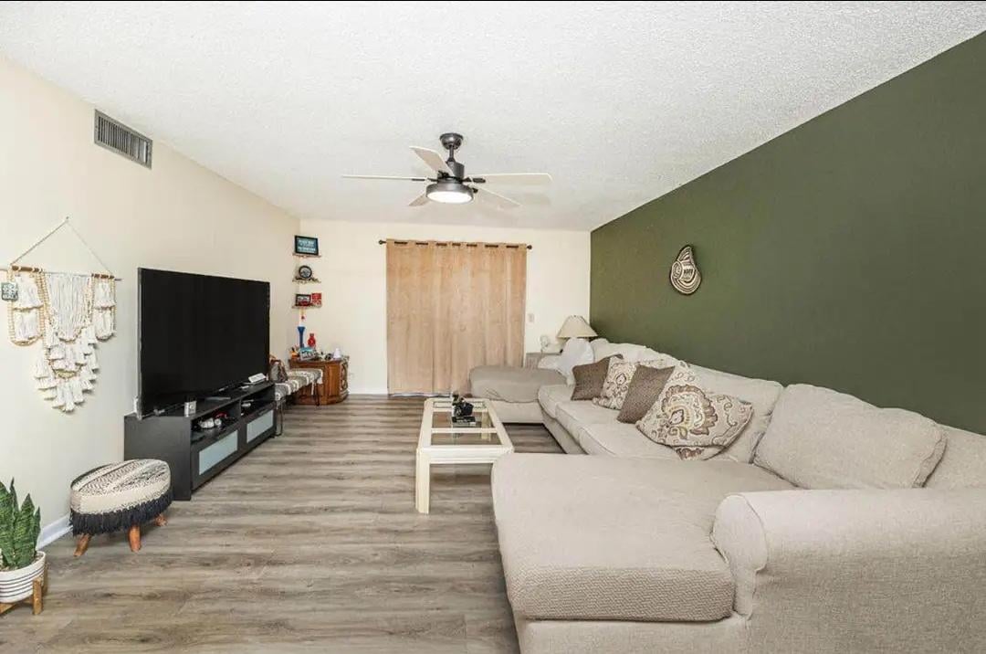  Unit 4030 photo 9