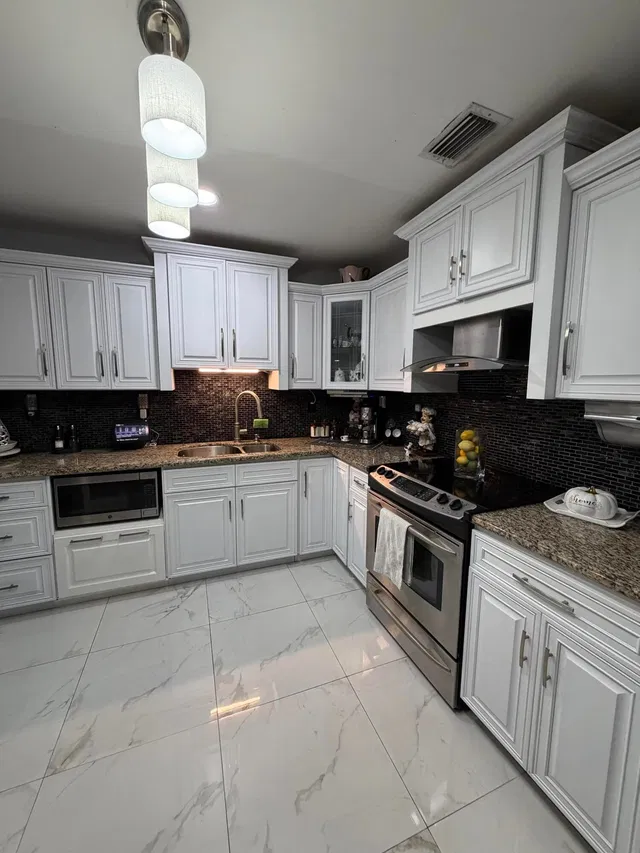 Residence photo 9