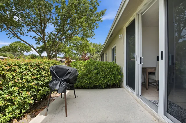 Unit B photo 26