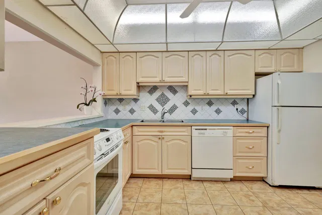 South Palm Beach Unit 3040 photo 8