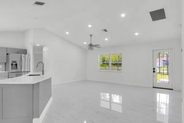 Residence photo 5
