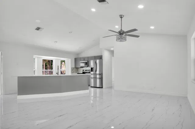 Residence photo 8