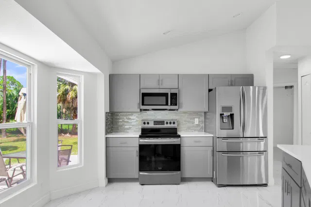Residence photo 11