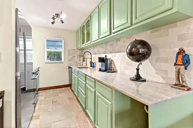 Unit 2090 photo 8