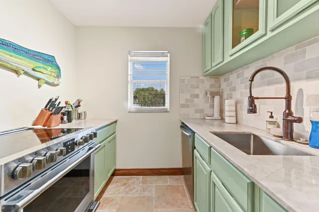 Unit 2090 photo 10
