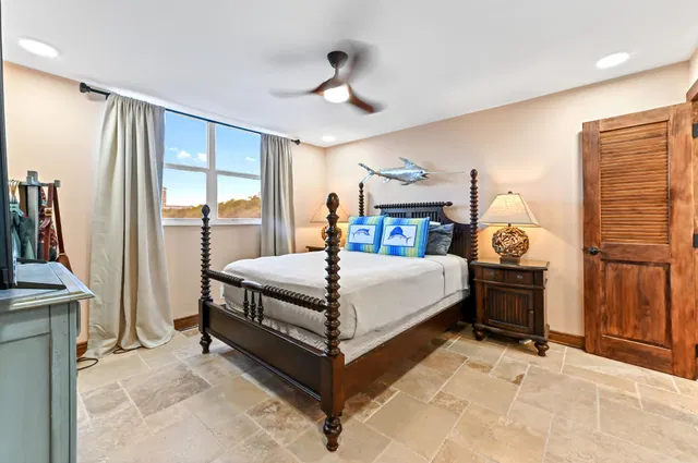 Unit 2090 photo 15