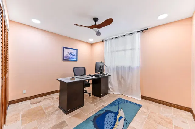 Unit 2090 photo 20