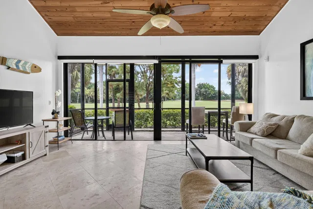 PGA National Palm Beach Gardens Residence photo 31